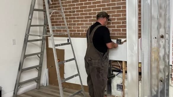 Beretta Electric Electrician Install Beretta Electric electrician installing light switch in Kelowna, British Columbia.